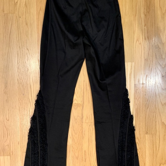 CACHE BLACK SATEEN TUXEDO PANTS WITH FRONT ZIP AND TUXEDO RUFFLE ON LEGS. W- 0. - Picture 9 of 11